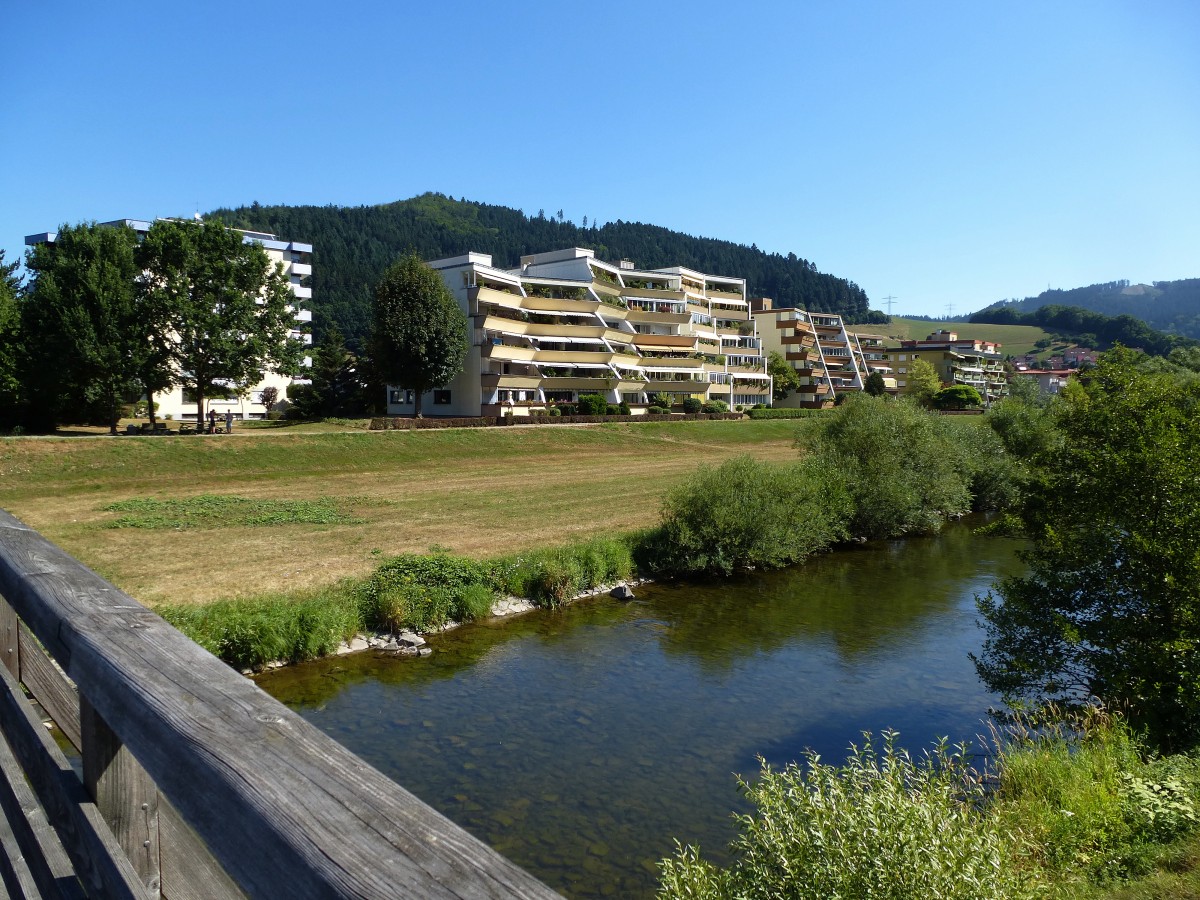 Hausach, Wohnanlagen an der Kinzig, Aug.2015