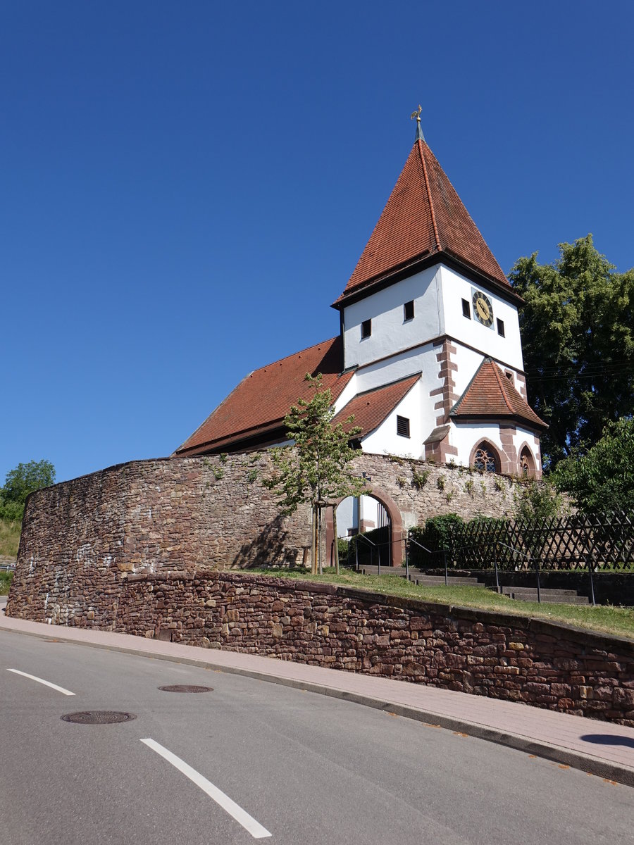 Hausen an der Wrm, Ev. St. Sylvester Kirche, erbaut im 15. Jahrhundert (01.07.2018)