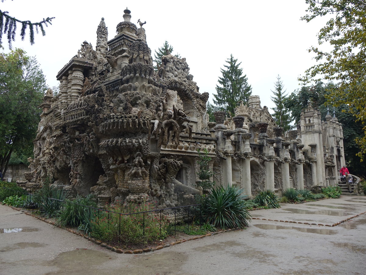 Hauterives, Palais Ideal, erbaut von Landbrieftrger Ferdinand Cheval (18.09.2016)