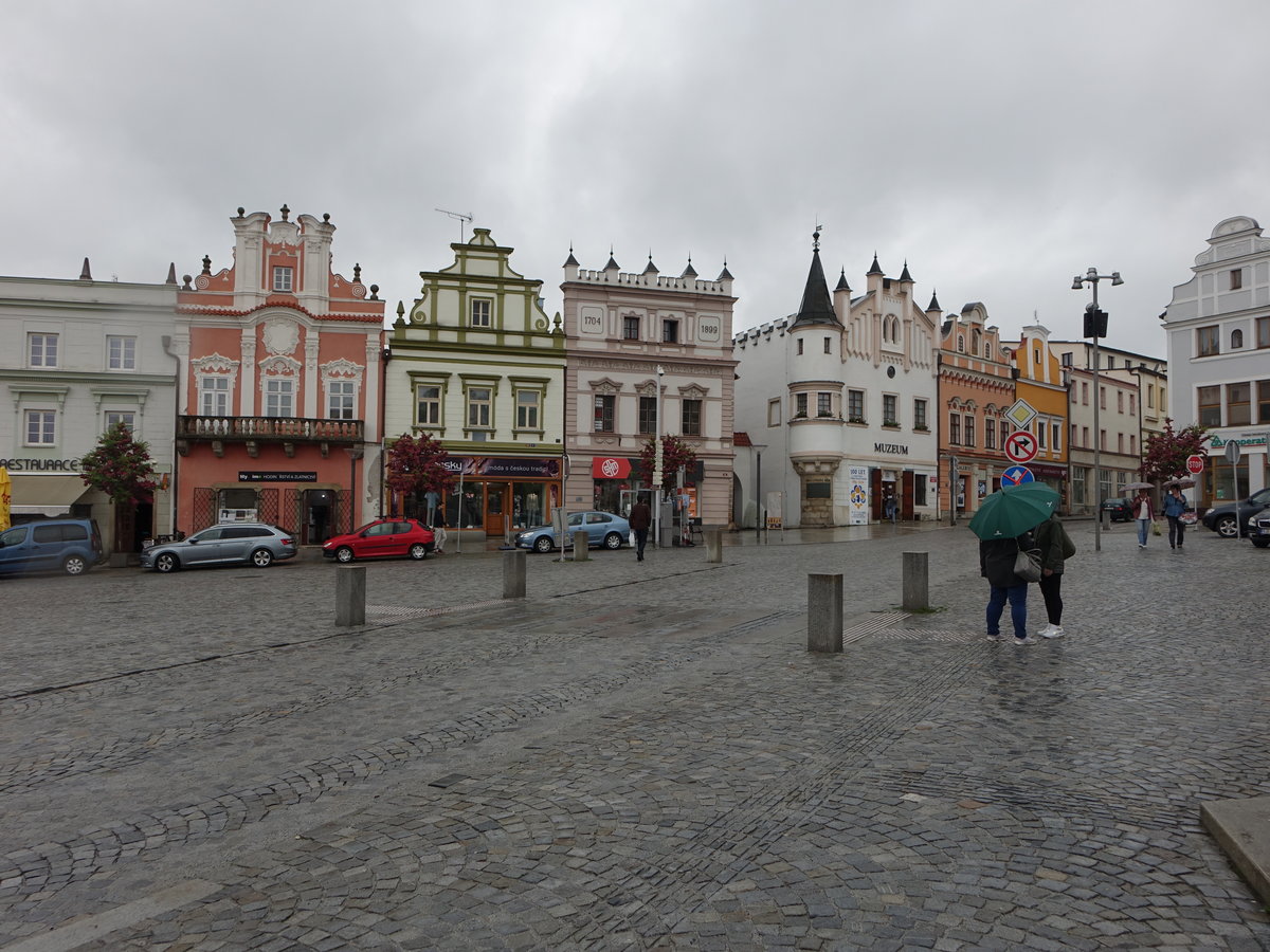 Havlickuv Brod, historische Gebude am Hauptplatz Havlickovo Namesti (28.05.2019)