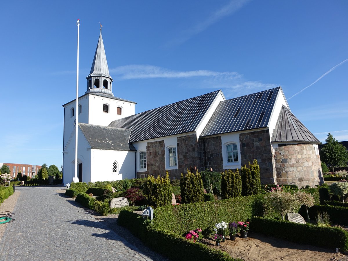 Hedensted, romanische Ev. Kirche, erbaut bis 1175 (07.06.2018)