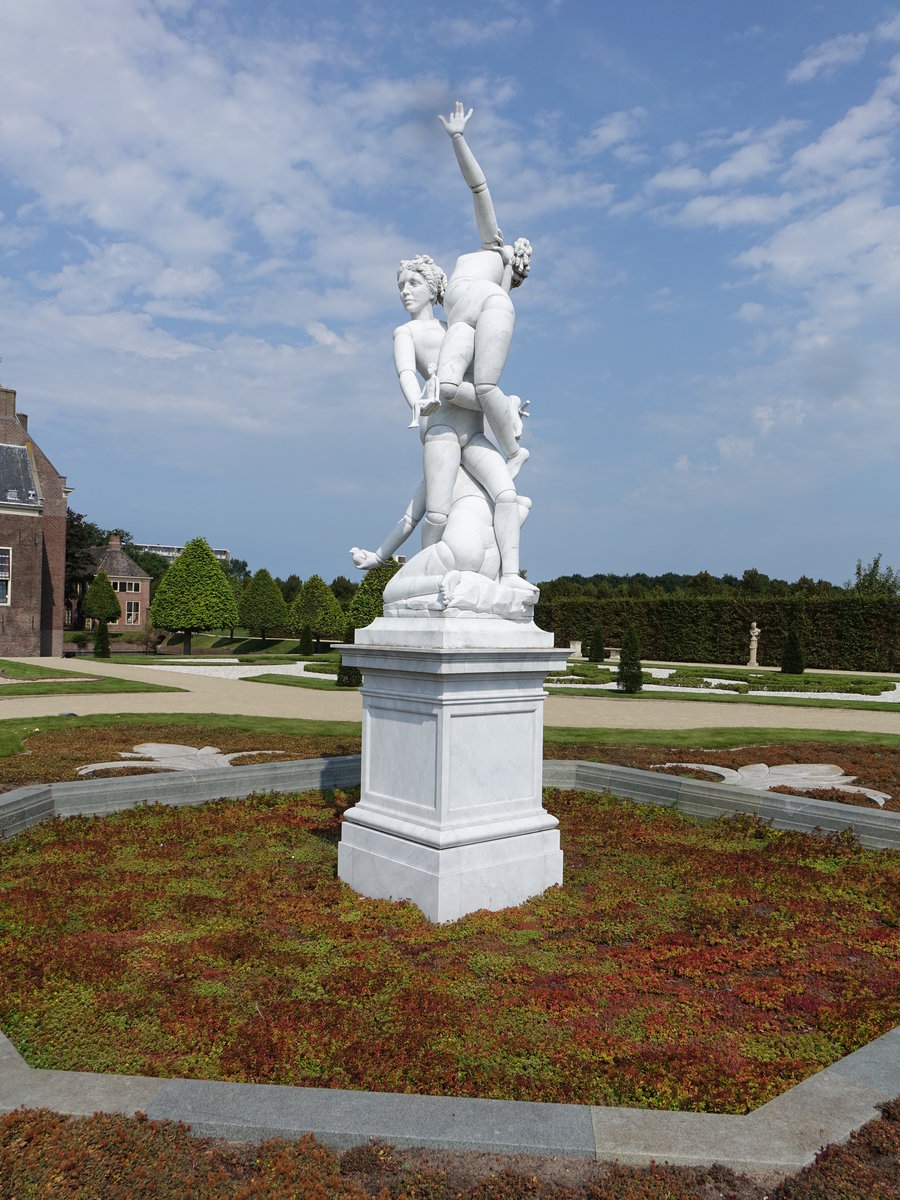 Heemskerk, Statue im Schlopark von Schloss Assumburg (26.08.2016)