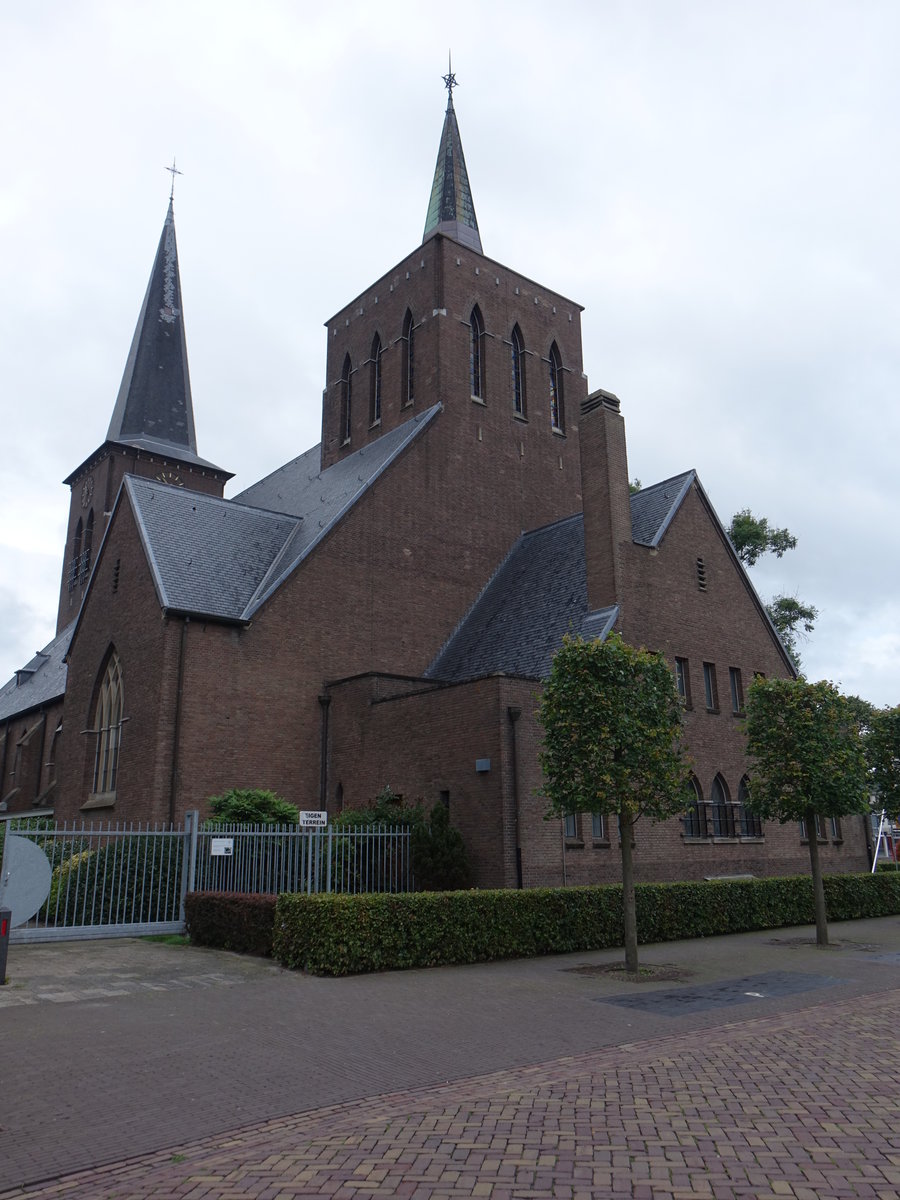 Heerenveen, kath. Hl. Geist Kirche, erbaut bis 1933 durch den Architekten HCM van Beers (25.07.2017)