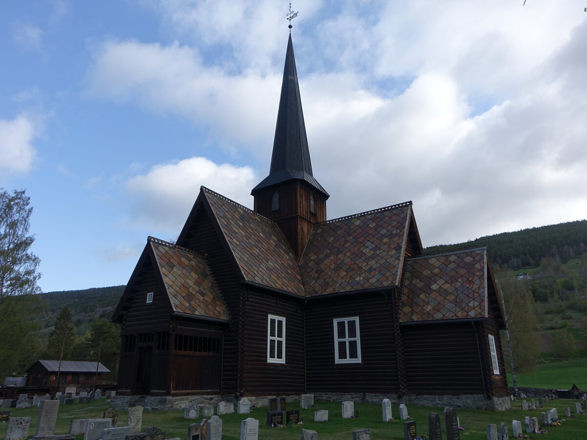 Heidal, evangelische Kirche, erbaut von 1937 bis 1941, Holzschindelkirche, Architekt Bredo H. Berntsen und Knut Villa (25.05.2023)