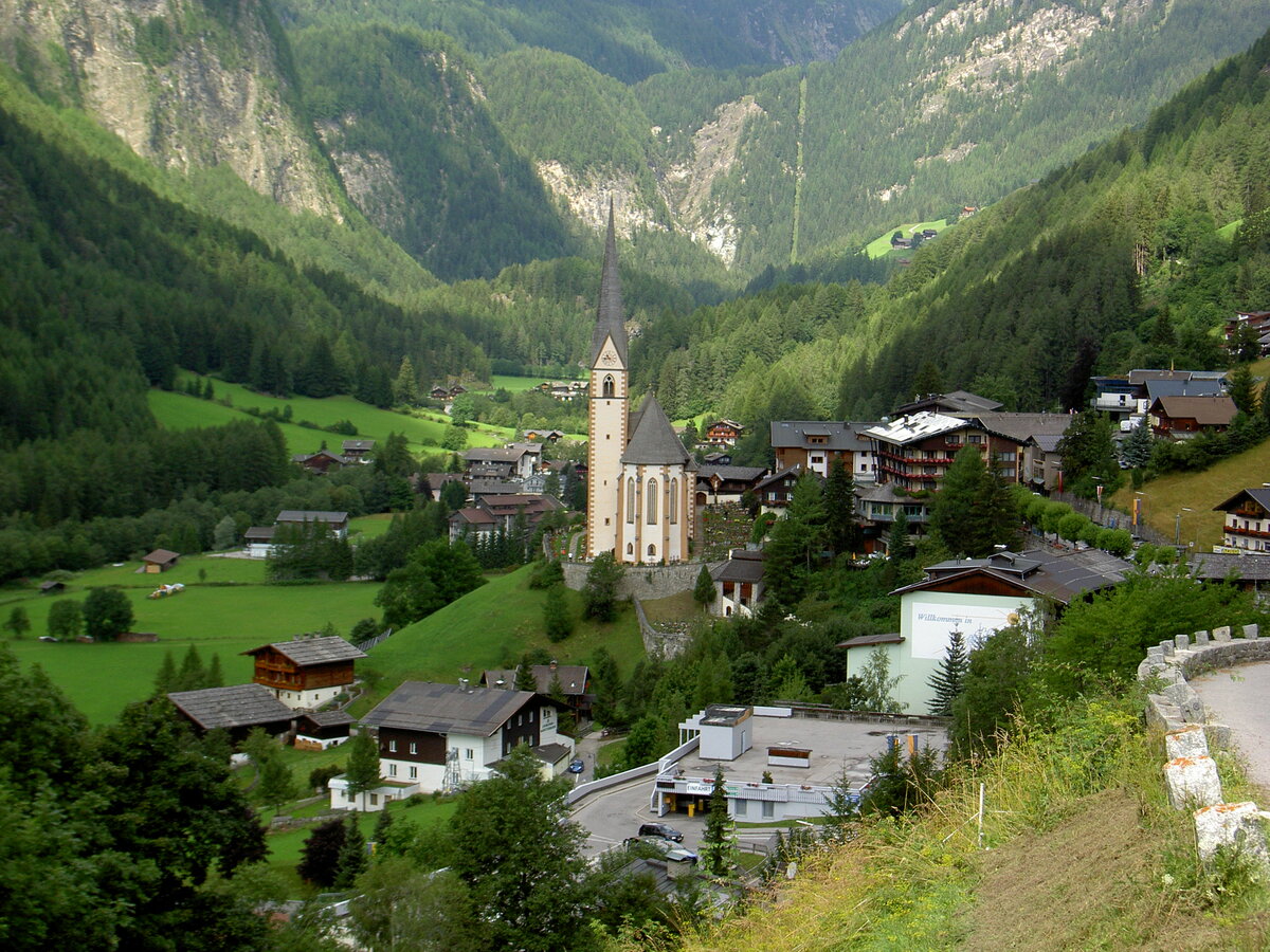 Heiligenblut am Groglockner, Pfarrkirche St. Vinzenz, gotischer Bau aus dem 15. Jahrhundert (02.07.2014)