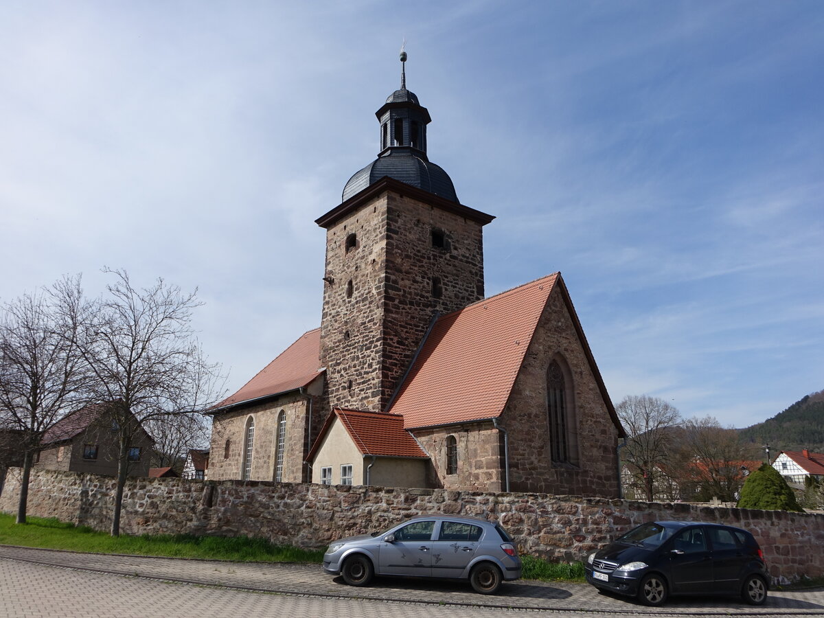 Heilingen, evangelische Dorfkirche, erbaut im 12. Jahrhundert, Kirchturm im 17. Jahrhundert aufgestockt (22.04.2023)