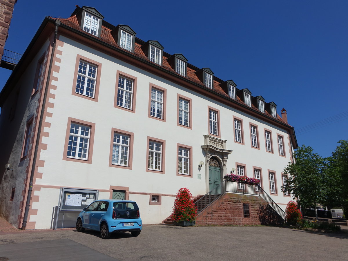 Heimsheim, Graevenitzsches Schloss, erbaut von 1729 bis 1730 durch Reichsgraf Friedrich Wilhelm von Graevenitz (01.07.2018)