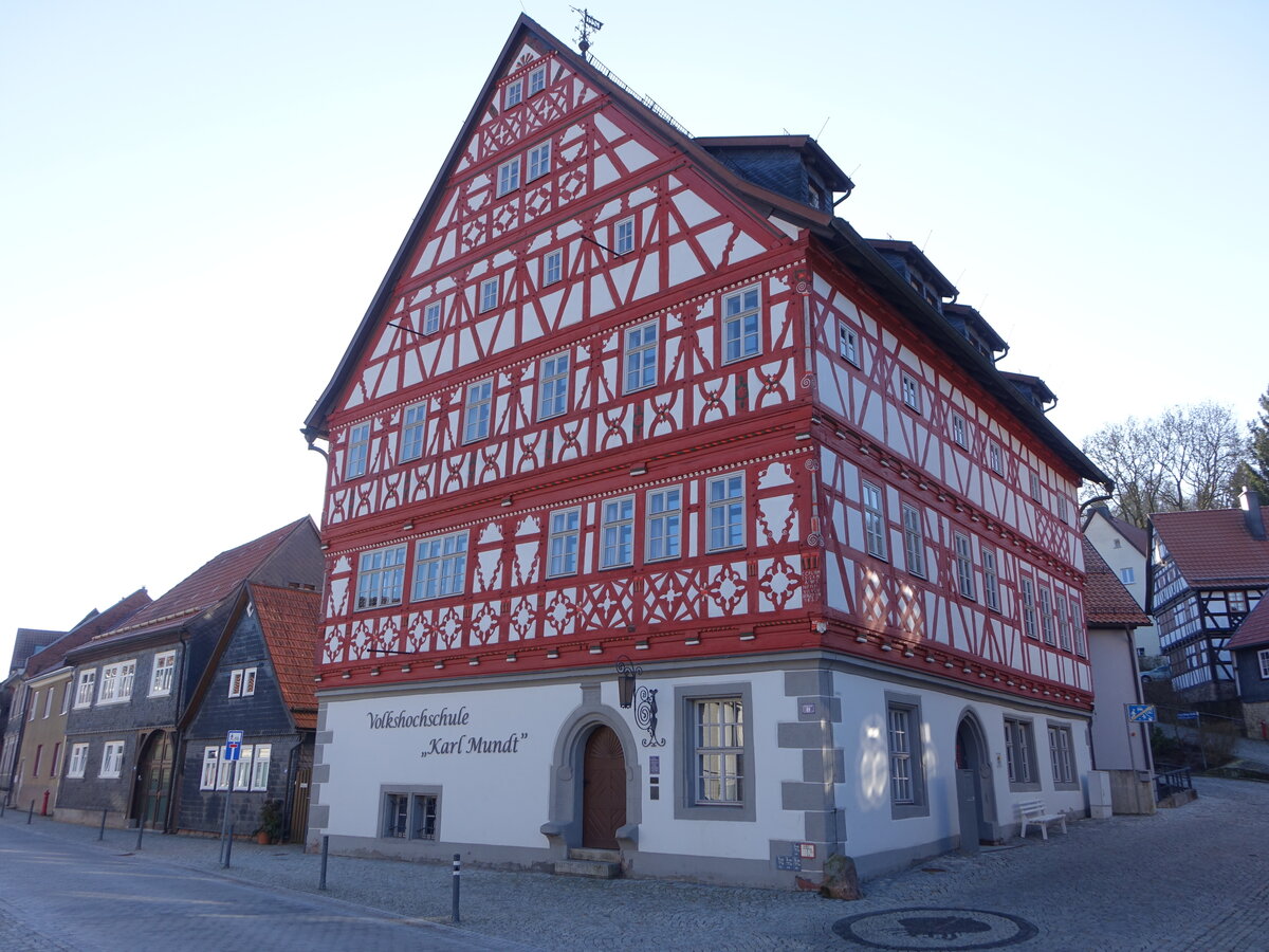 Heinrichs, historisches Rathaus in der Meininger Strae, erbaut 1657 (27.02.2022)