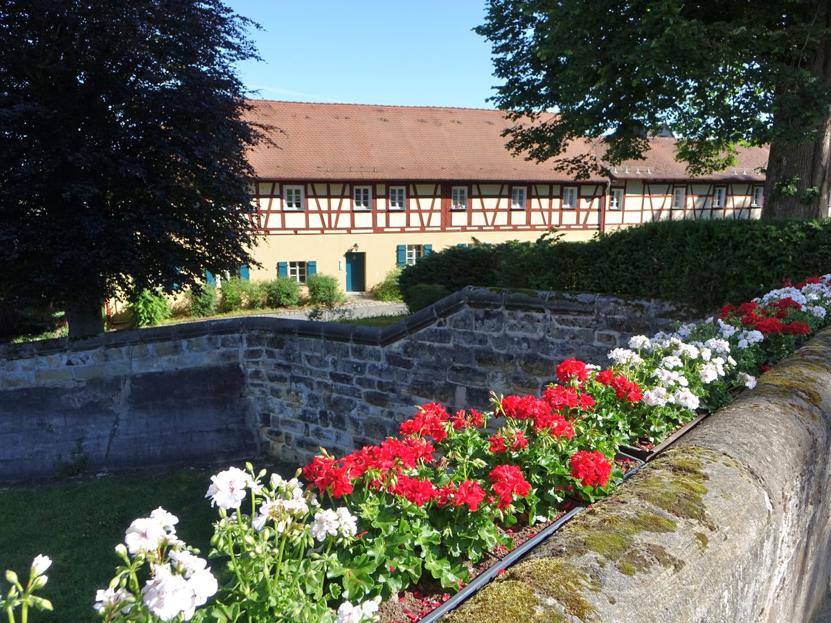 Henfenfeld, konomiegebude im Schlohof, erbaut bis 1833 (11.06.2017)