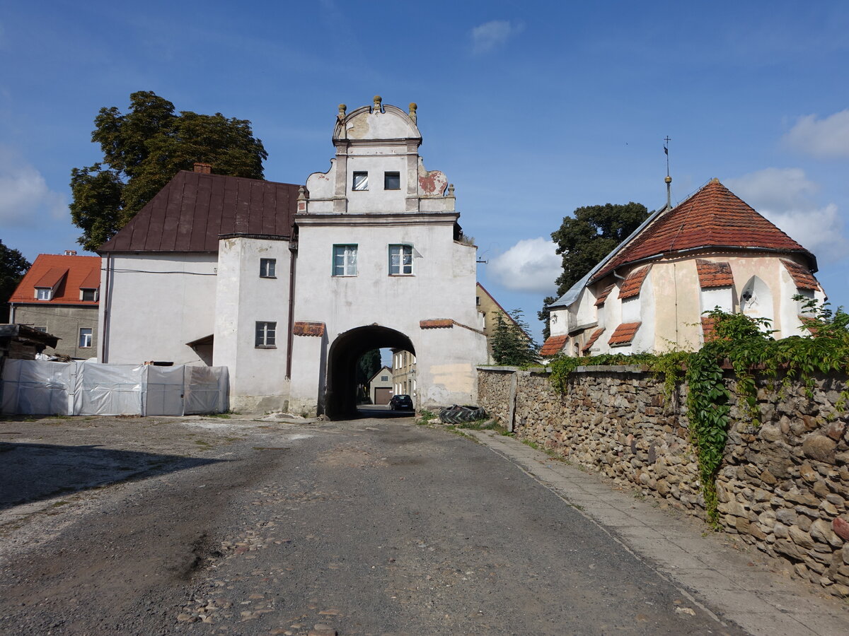 Henrykow / Heinrichau, Klostertor und Kapelle St. Andreas (12.09.2021)