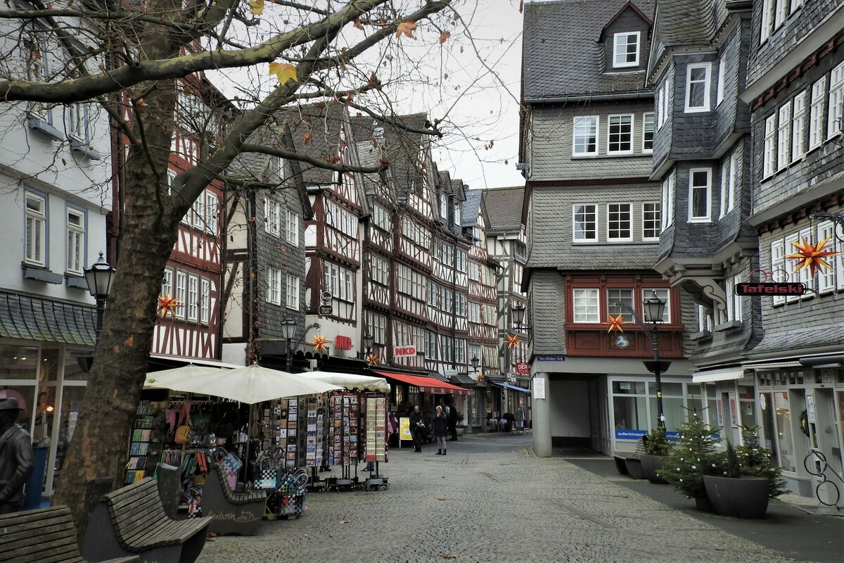 HERBORN/HESSEN-Fachwerk-Innenstadt
Einfach Romantik-pur- Westerwlder Fachwerk in der Vorweihnachtszeit....am 1.12.22