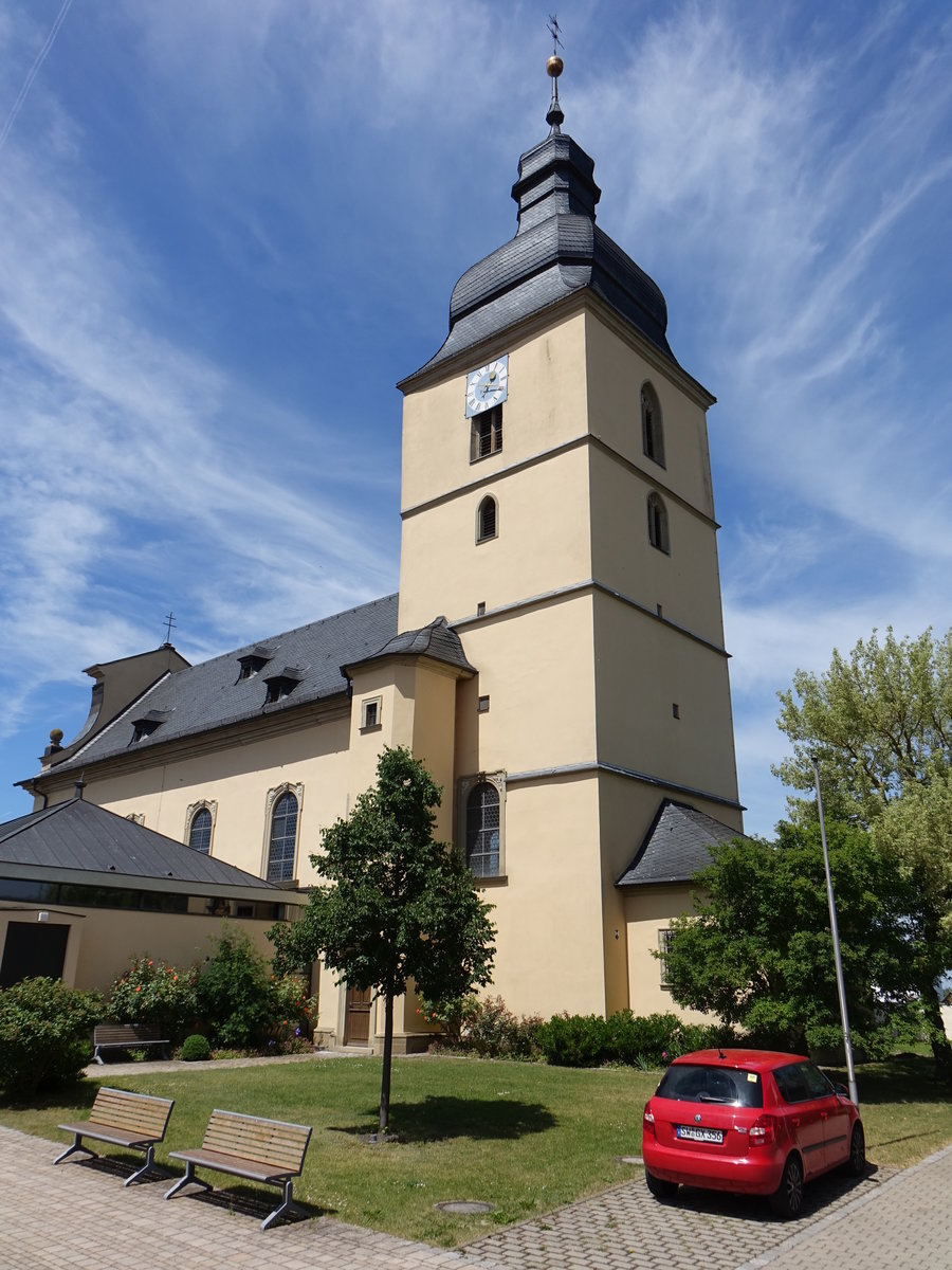 Herlheim, katholische Pfarrkirche St. Jakobus, Turm und Chor um 1600, Langhaus erbaut von 1717 bis 1723 von Joseph Greising (28.05.2017)