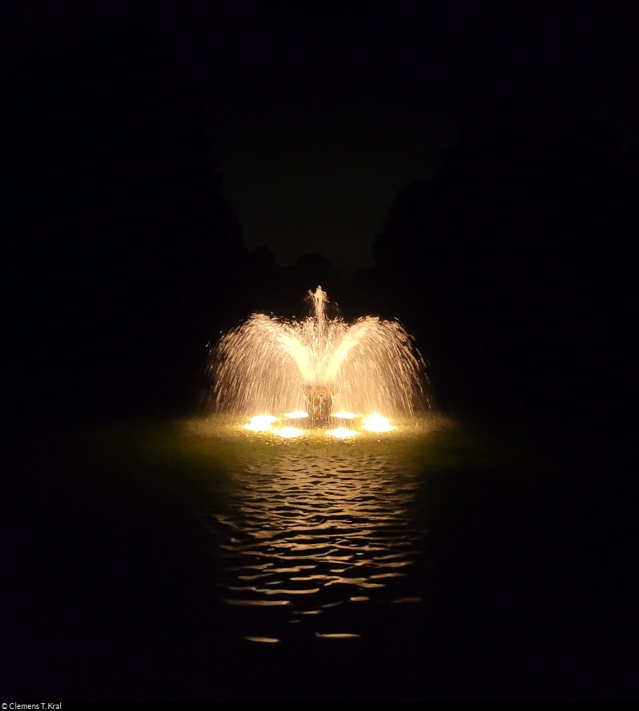 Herrenhuser Grten in Hannover bei Nacht: im Bild die Kleine Fontne Nordwest.

🕓 19.8.2023 | 23:02 Uhr