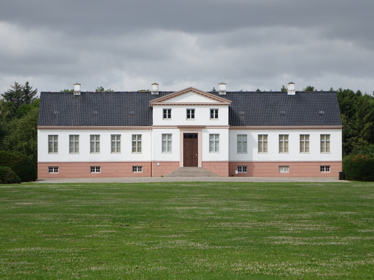 Herrensitz Pederstrup, klassizistisch erbaut von 1813 bis 1822 von C. F. Hansen für Graf Christian Ditlev (18.07.2021)