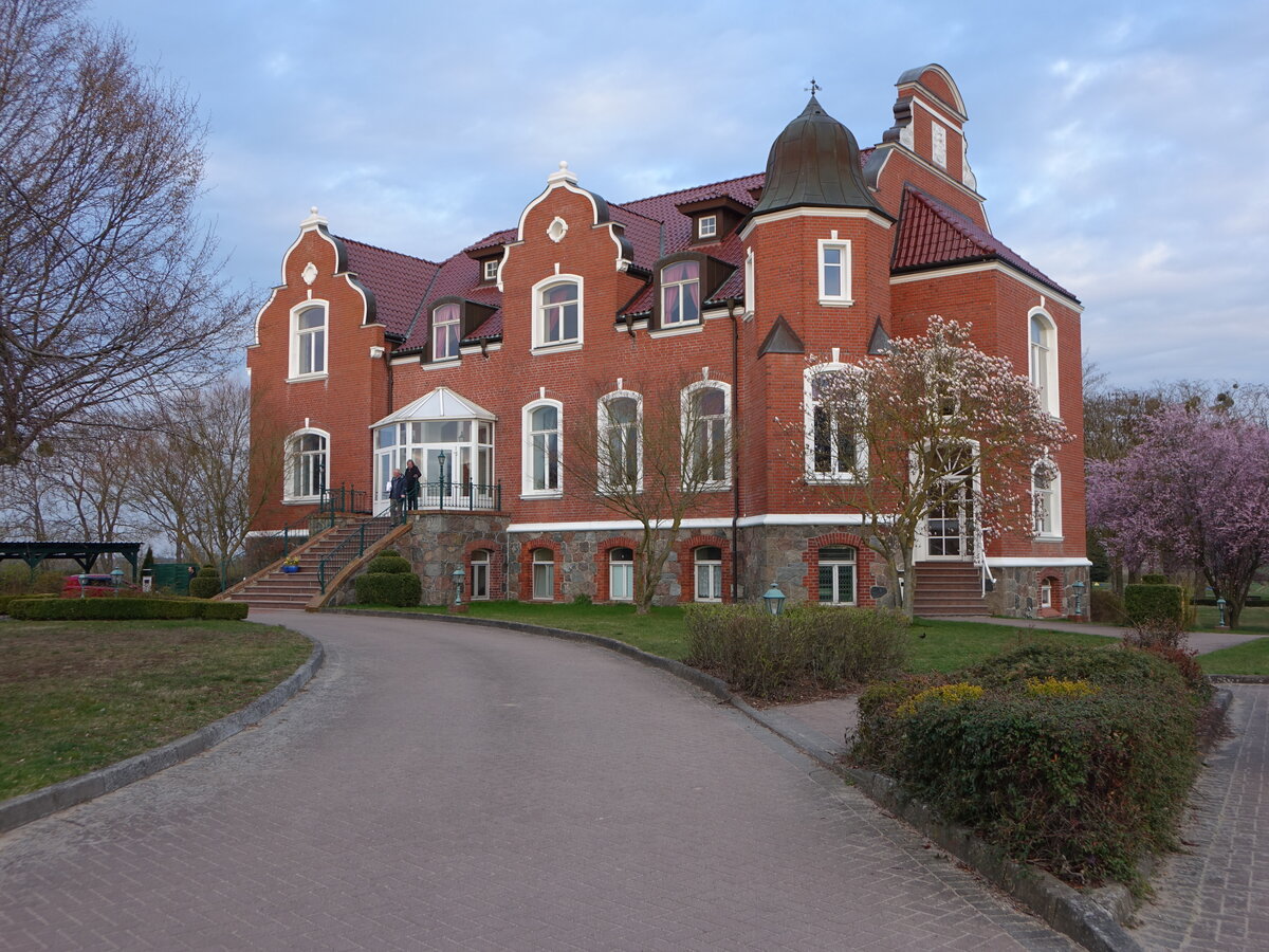 Herrenstein, Gutshaus von 1890, heute Hotel (10.04.2026)