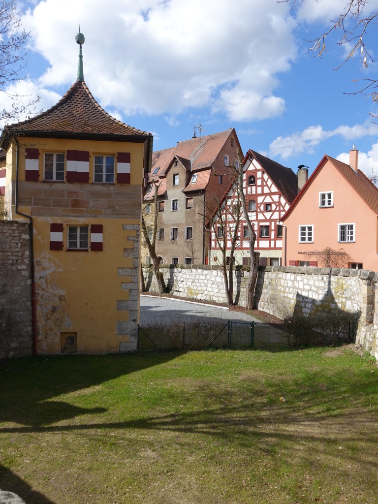 Hersbruck, Schlossturm und Deutsche Schule am Schloplatz (05.04.2015)