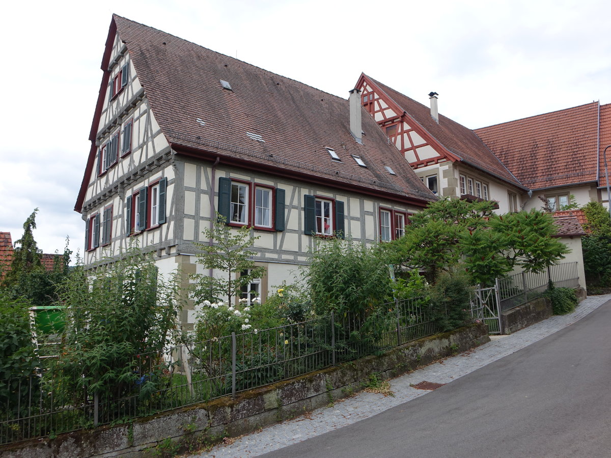 Hessigheim, historisches Pfarrhaus in der Kirchstrae (24.06.2018)