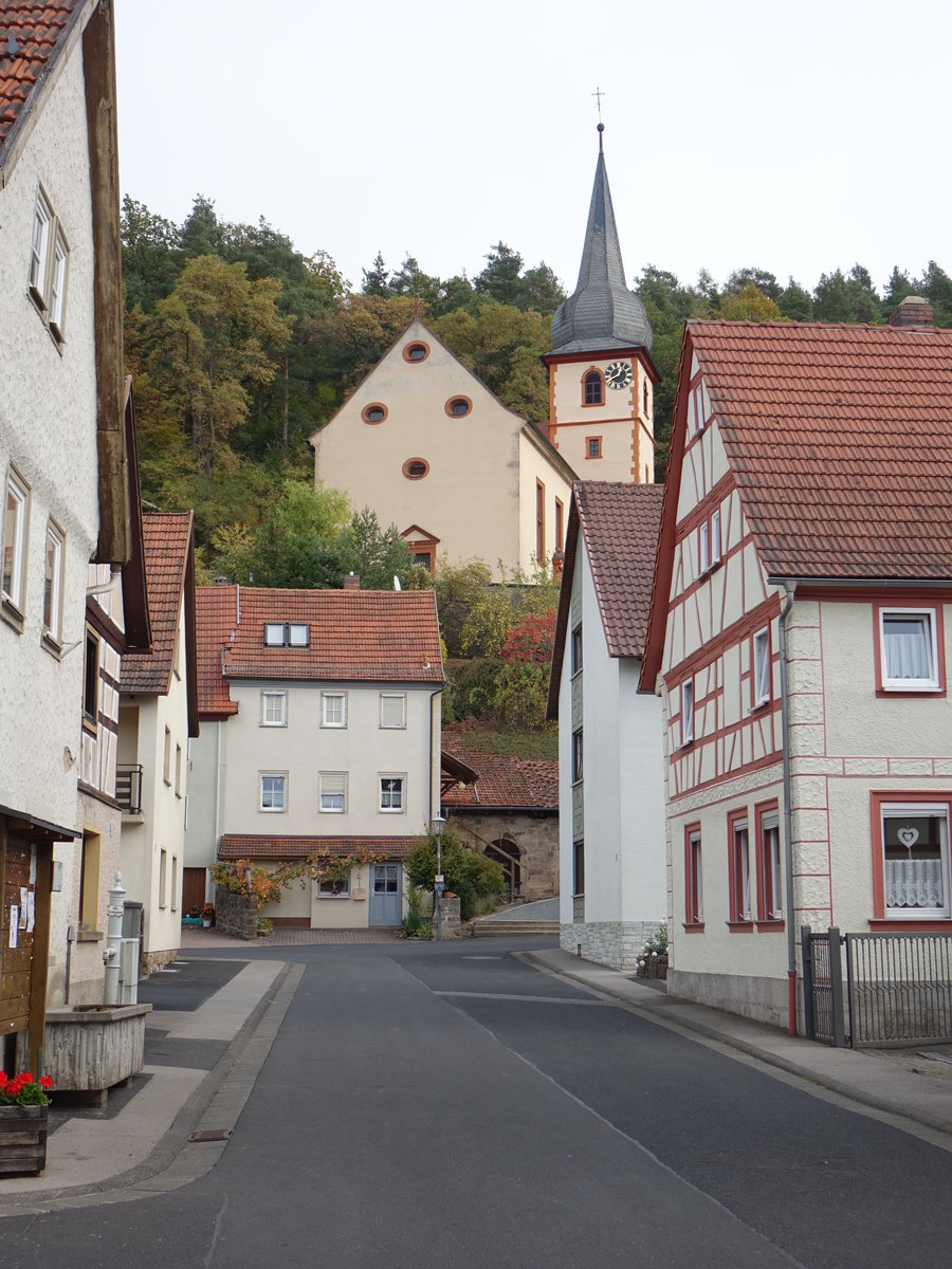 Heufurt, kath. Pfarrkirche St. Jakobus, erbaut von 1708 bis 1710 (16.10.2018)