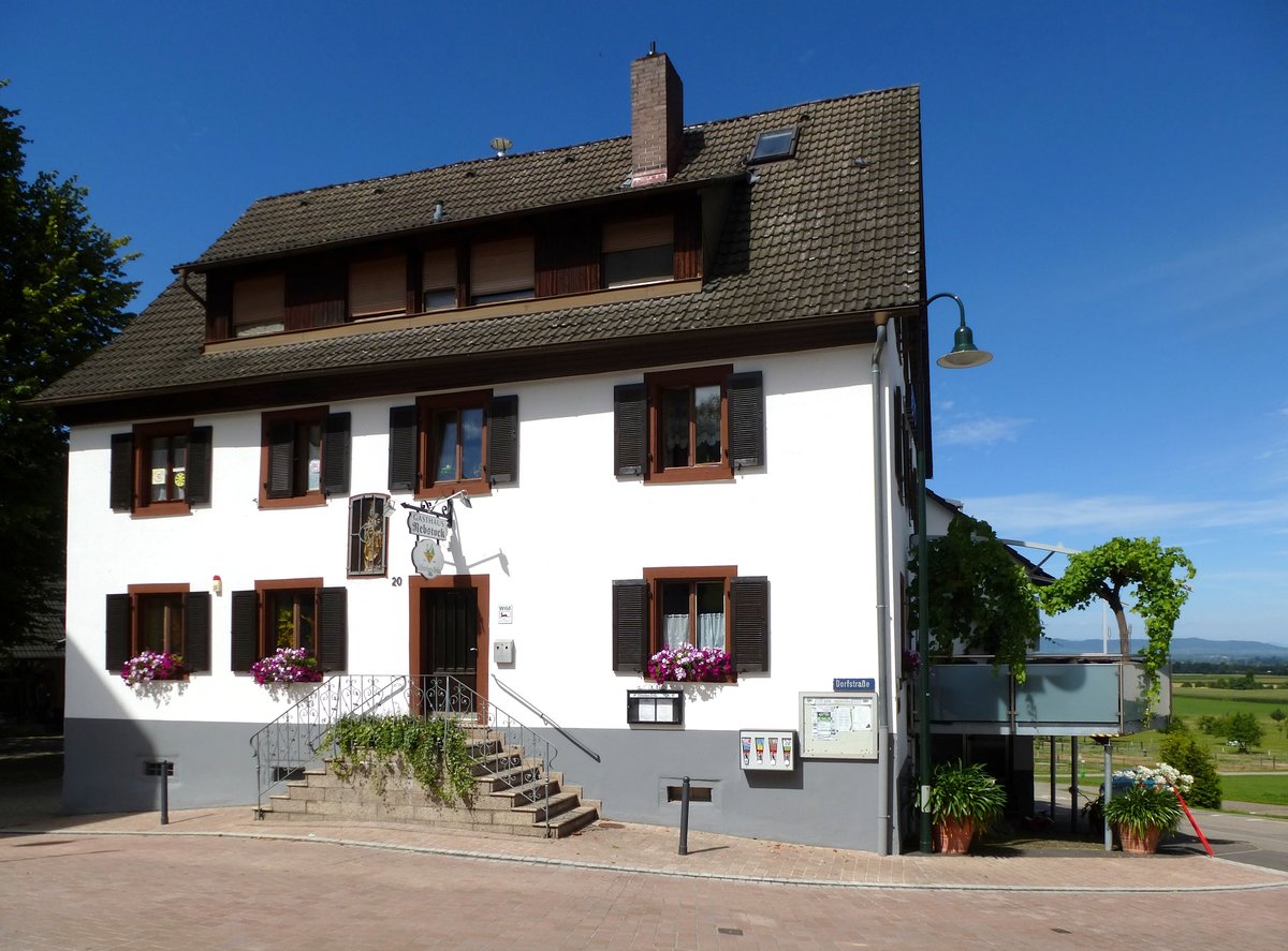 Heuweiler, das Gasthaus  Rebstock, Juli 2017