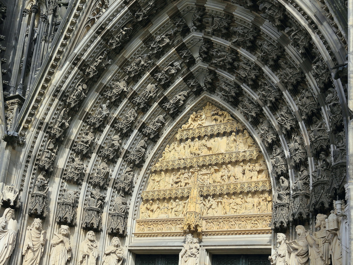 Hier ist der Eingangsbereich in den Dom von Kln am 29. Juli 2017 zu sehen.