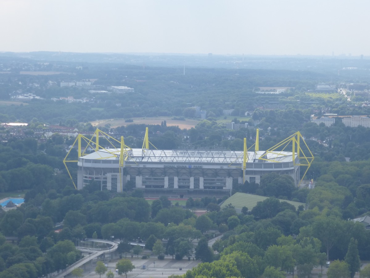 Hier zu sehen ist der Signal-Iduna-Park, das Stadion des BVB.
So fotografiert am 20.08.2013.
