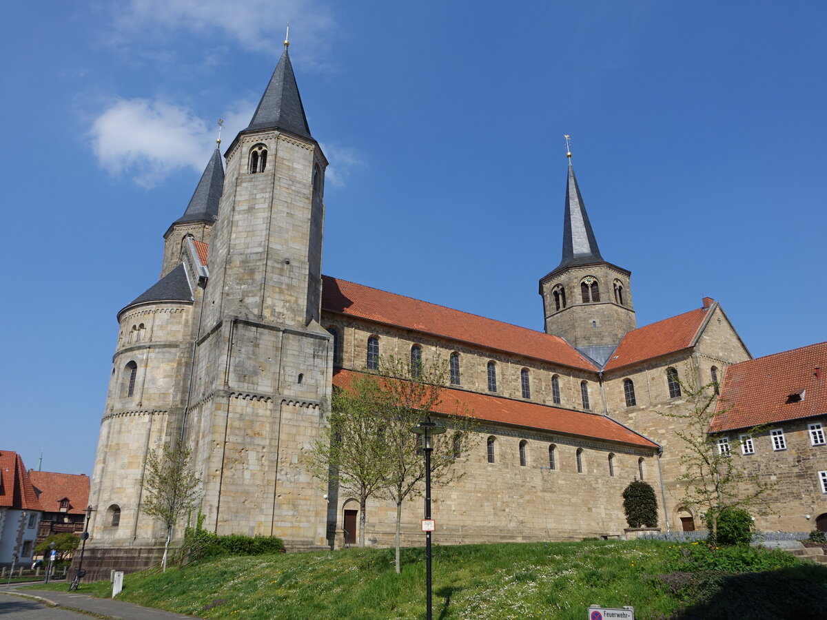 Hildesheim, Basilika St. Godehard, erbaut von 1133 bis 1172, ehemalige Benediktinerabteikirche (20.04.2025)