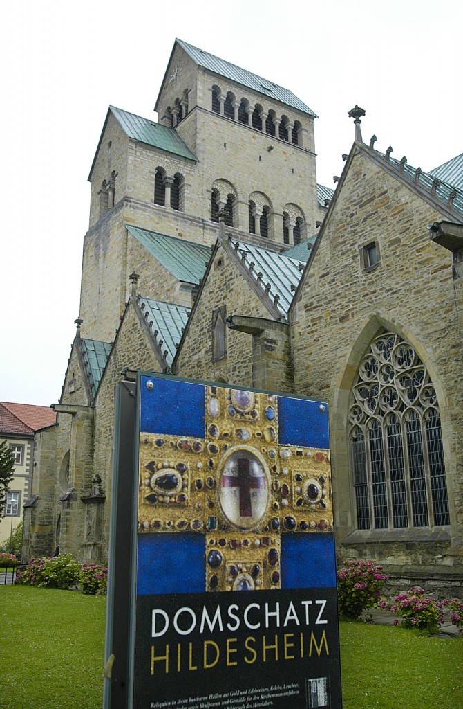 Hildesheimer Dom. Aufnahme: Juli 2007.