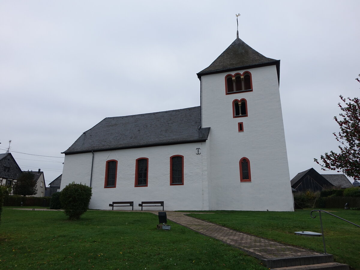 Hirschfeld, evangelische Kirche, erbaut 1353, erweitert von 1748 bis 1749 (11.10.2025)