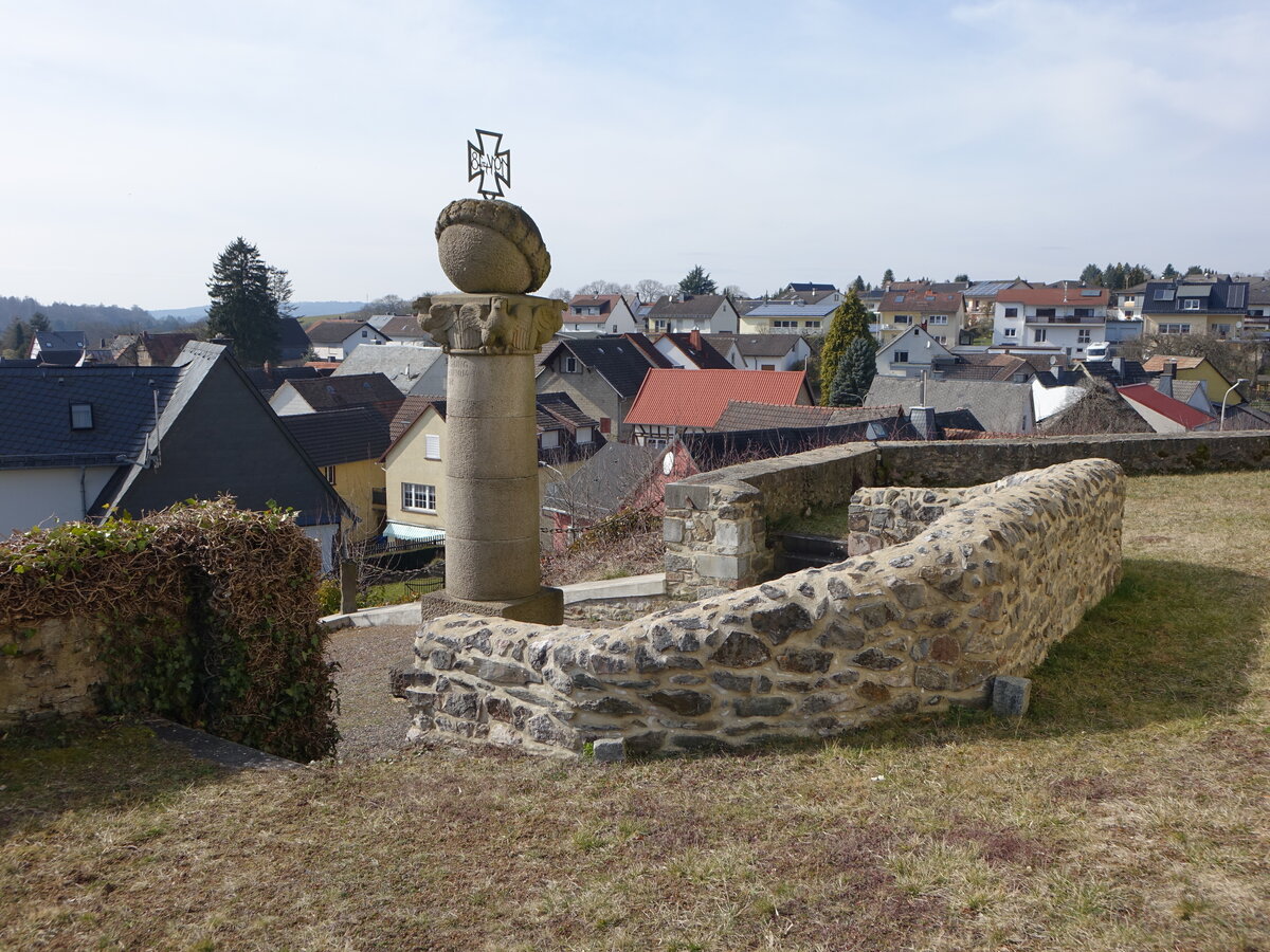 Hirschhausen, Kriegerdenkmal in der Waldstrae (12.03.2022)