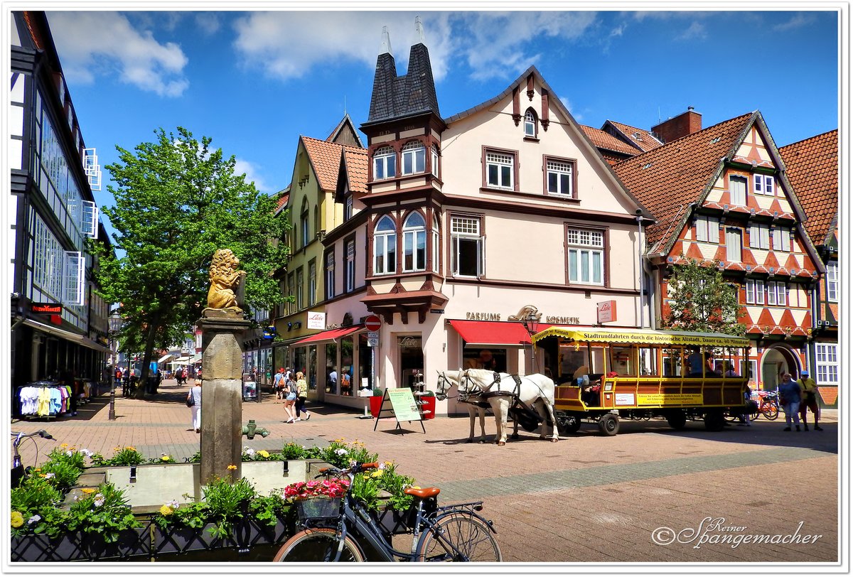 Historische Altstadt von Celle, Poststrae Ecke Mauernstrae. Mitte Juni 2019. 