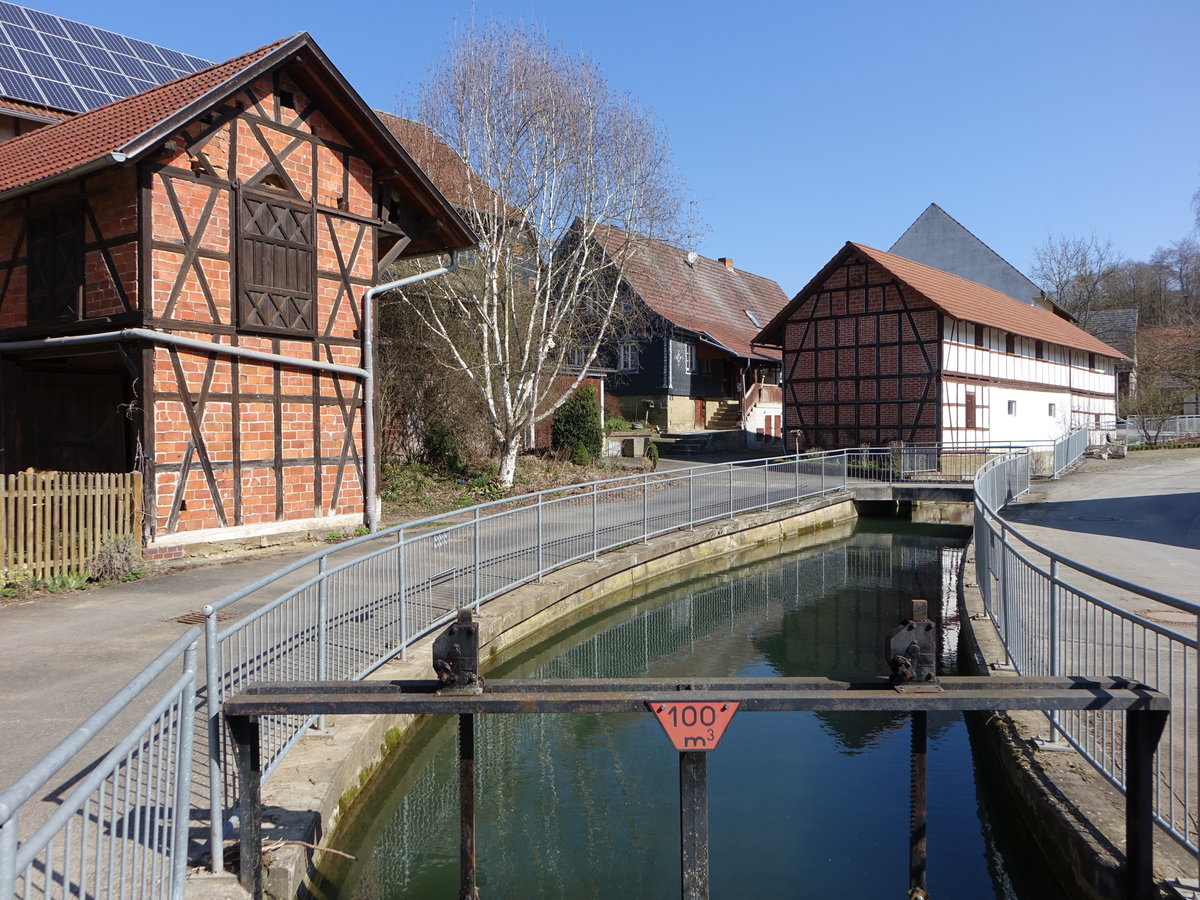 historische Fachwerkgebude in der Brunnenstrae in Oettingshausen (08.04.2018)