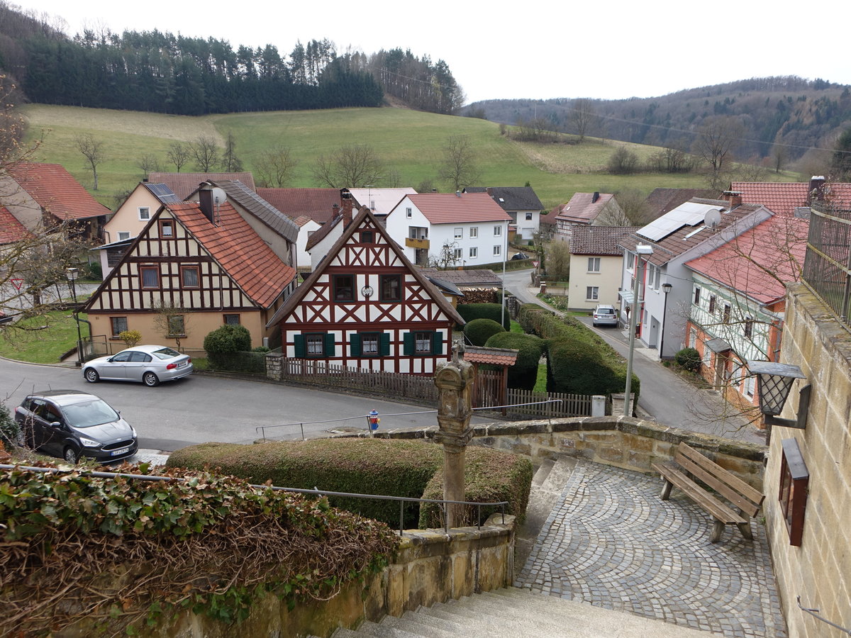 Historische Fachwerkhuser am Kirchplatz von Oberkps (09.04.2018)