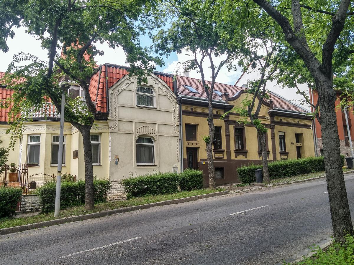 Historische Huser in der Hunyadi Str. in Pcs, Ungarn. Aufnahmedatum: 21.05.2019.
