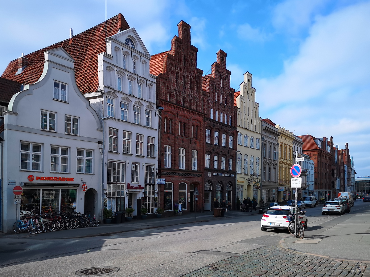 Historische Stadthäuser Anfang April 2019 in der Engelsgrube in Lübeck.