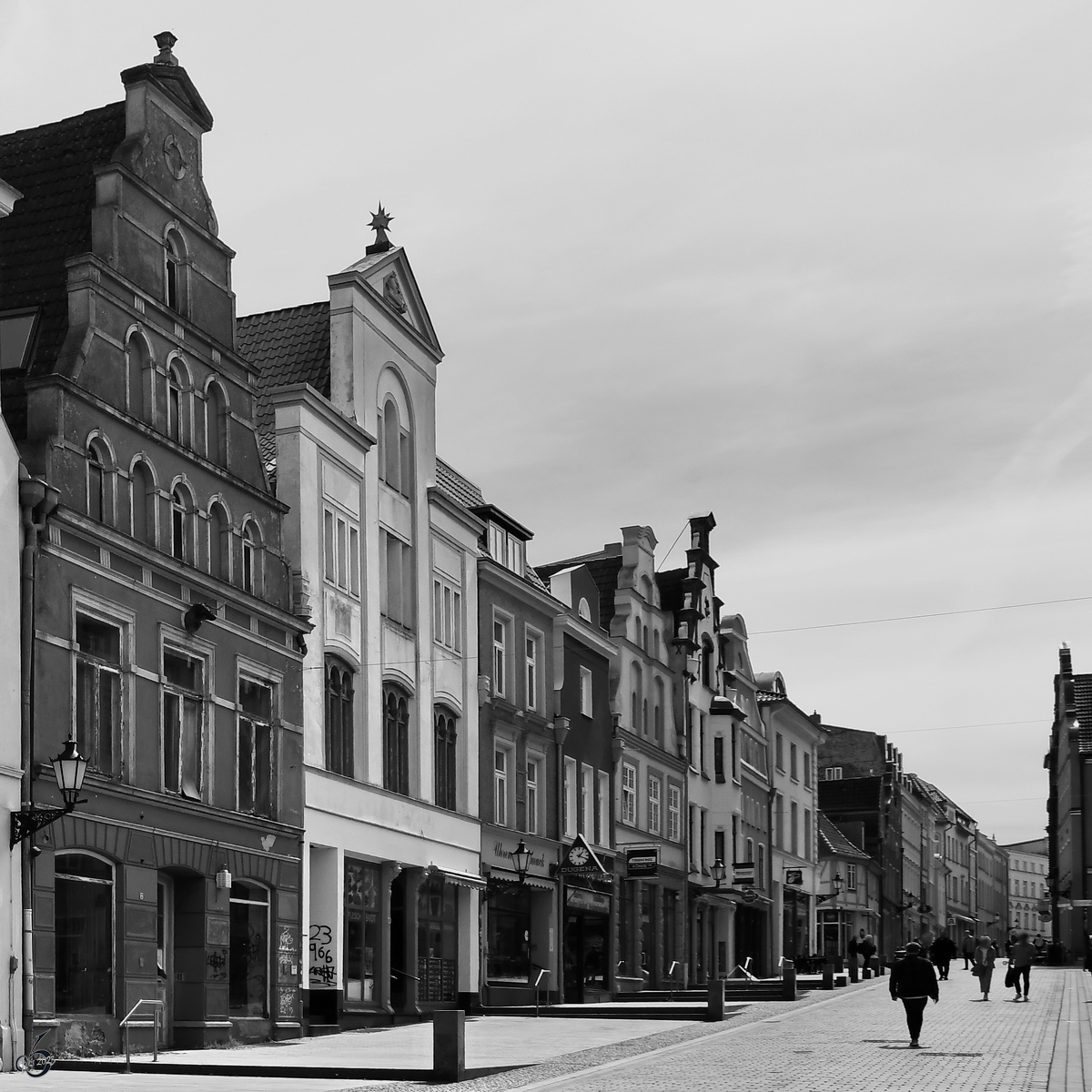 Historische Stadthuser in der Wismarer Altstadt. (Mai 2023)