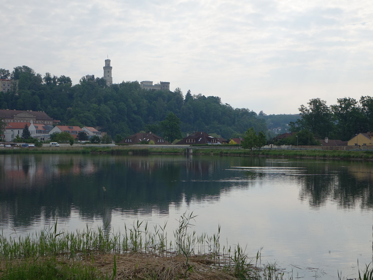Hluboka nad Vltavou, Ausblick auf das Schloss Frauenberg im Tudorstil (26.05.2019)