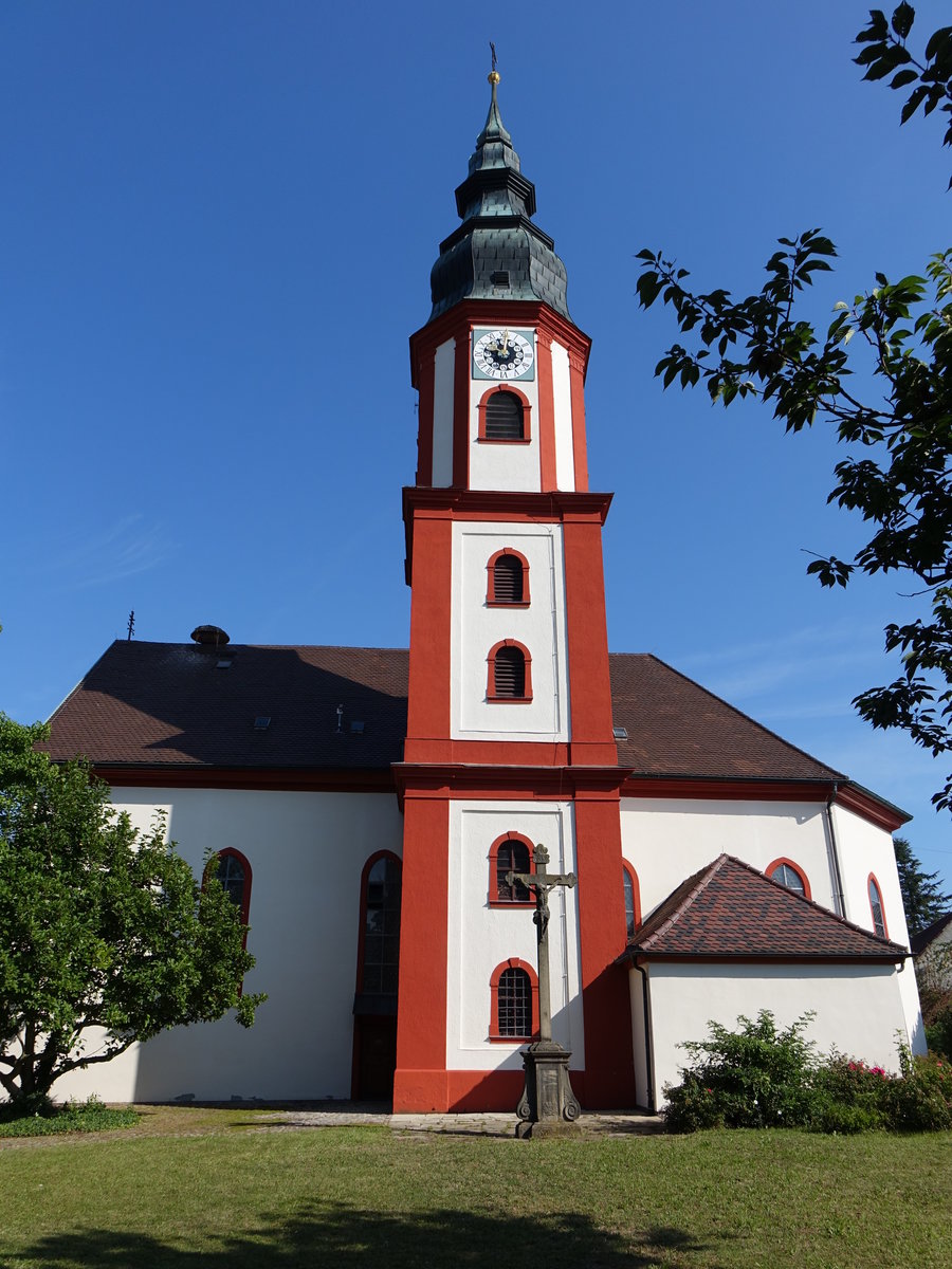 Hochdorf, St. Martin Kirche, erbaut bis 1717, Kirchturm von 1760 (15.08.2016)