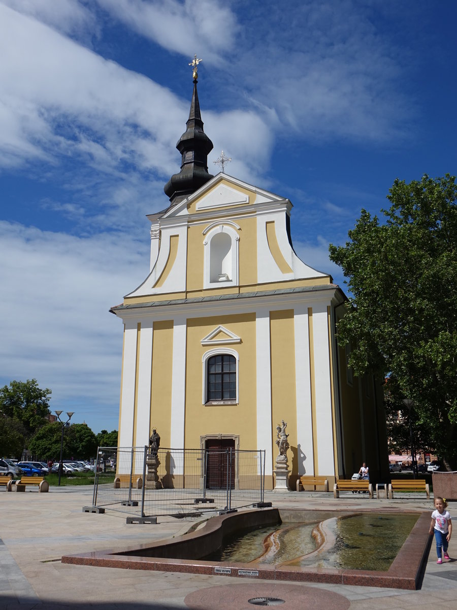 Hodonin/ Gding, sptbarocke St. Laurentius Kirche, erbaut von 1780 bis 1786 (31.05.2019)