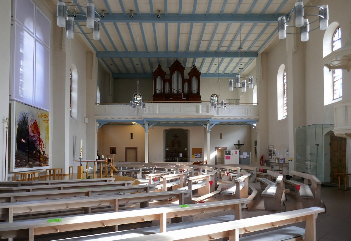 Hllstein, Blick zur Orgelempore in der kath.Pfarrkirche, Juli 2020