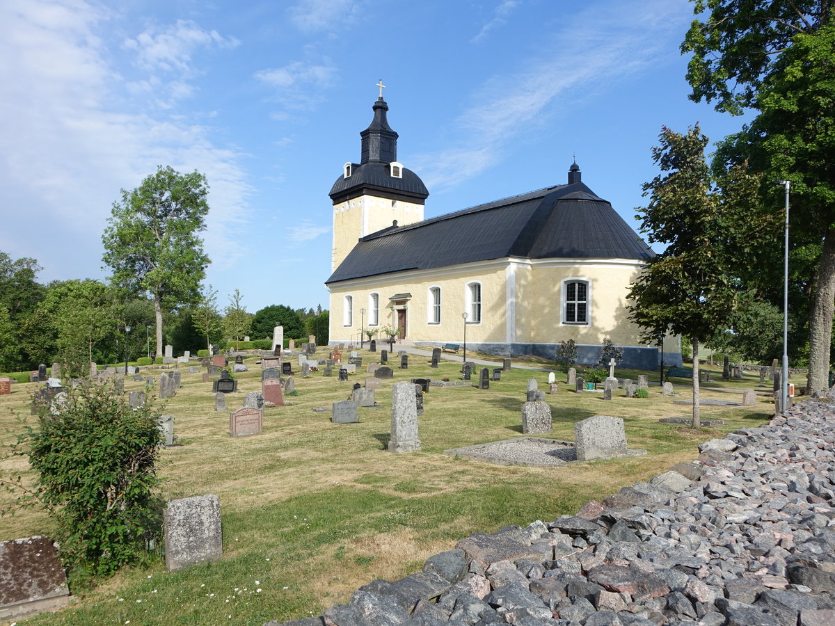 Hl, Ev. Kirche, erbaut bis 1790, Kirchturm von der Vorgngerkirche aus dem 15. Jahrhundert (04.06.2018)