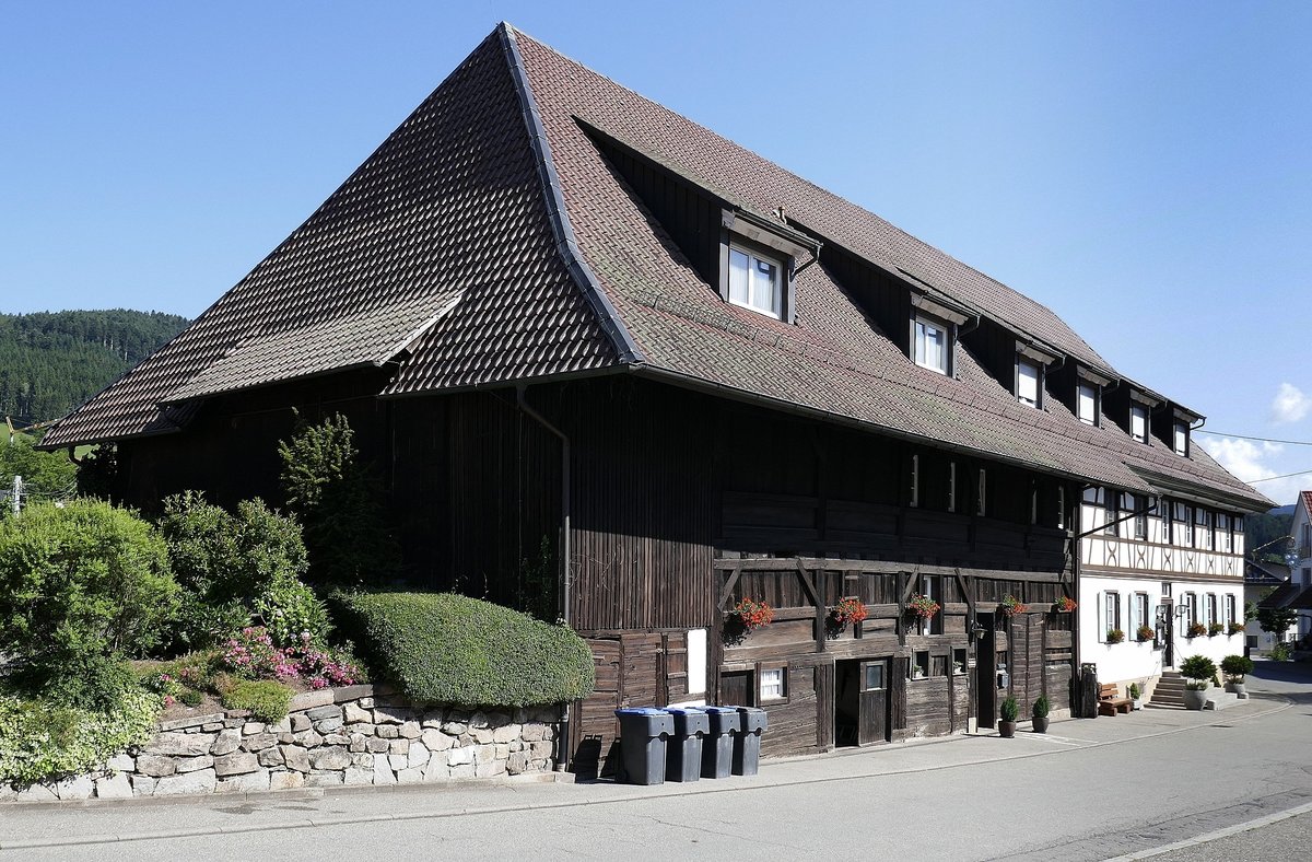 Hofstetten, Gasthaus und Pensionl zu den  Drei Schneeballen,  von 1493, Juli 2020