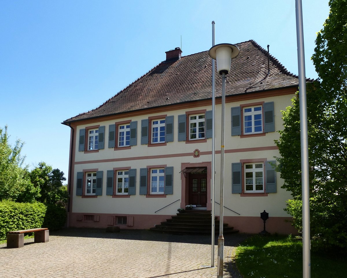 Hofweier, das Pfarrhaus, erbaut 1721, Mai 2016