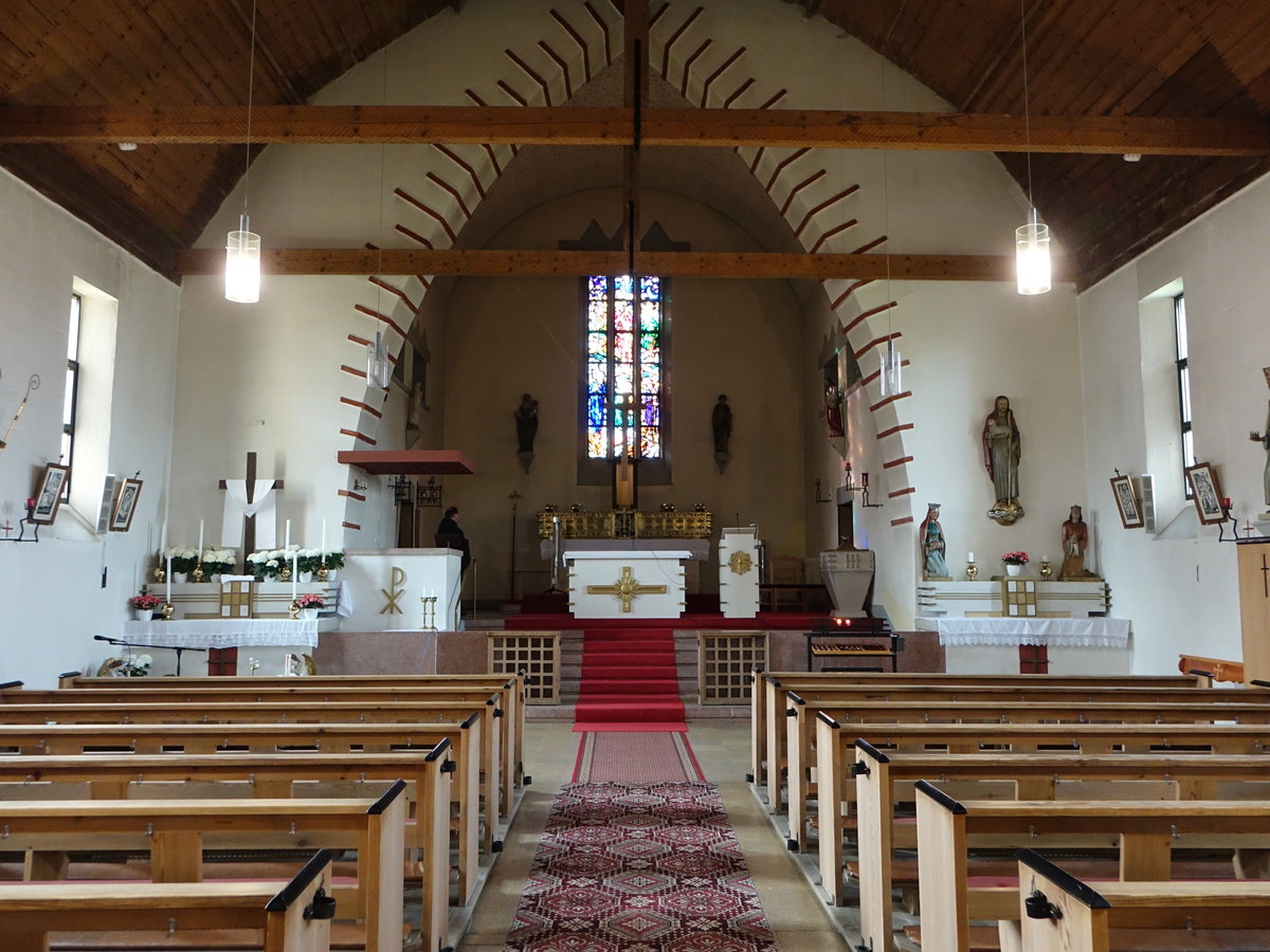 Hohenberg, Innenraum der Kuratiekirche St. Josef (15.04.2017)