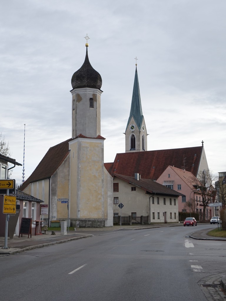 Hohenlinden, Filialkirche Maria Heimsuchung und Pfarrkirche St. Josef, Filialkirche erbaut 1489, neugotische St. Josef Kirche erbaut von 1901 bis 1903 durch Hans Schurr (09.02.2016)