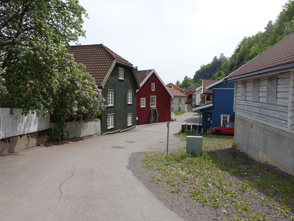 Holmestrand, Holzhuser in der Kirkegaten Strae (29.05.2023)