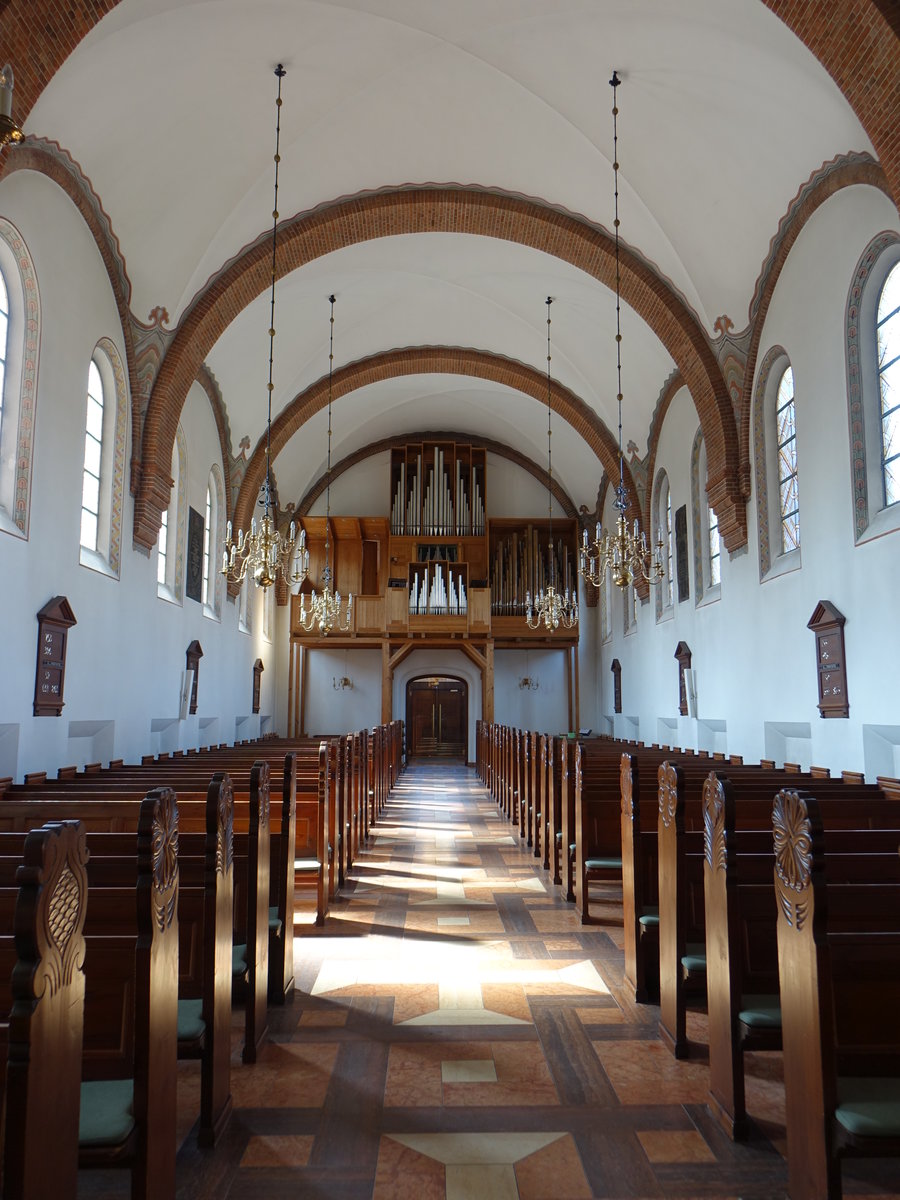 Holstebro, Innenraum mit niederlndischem Altar von 1510 in der Ev. Kirche (25.07.2019)