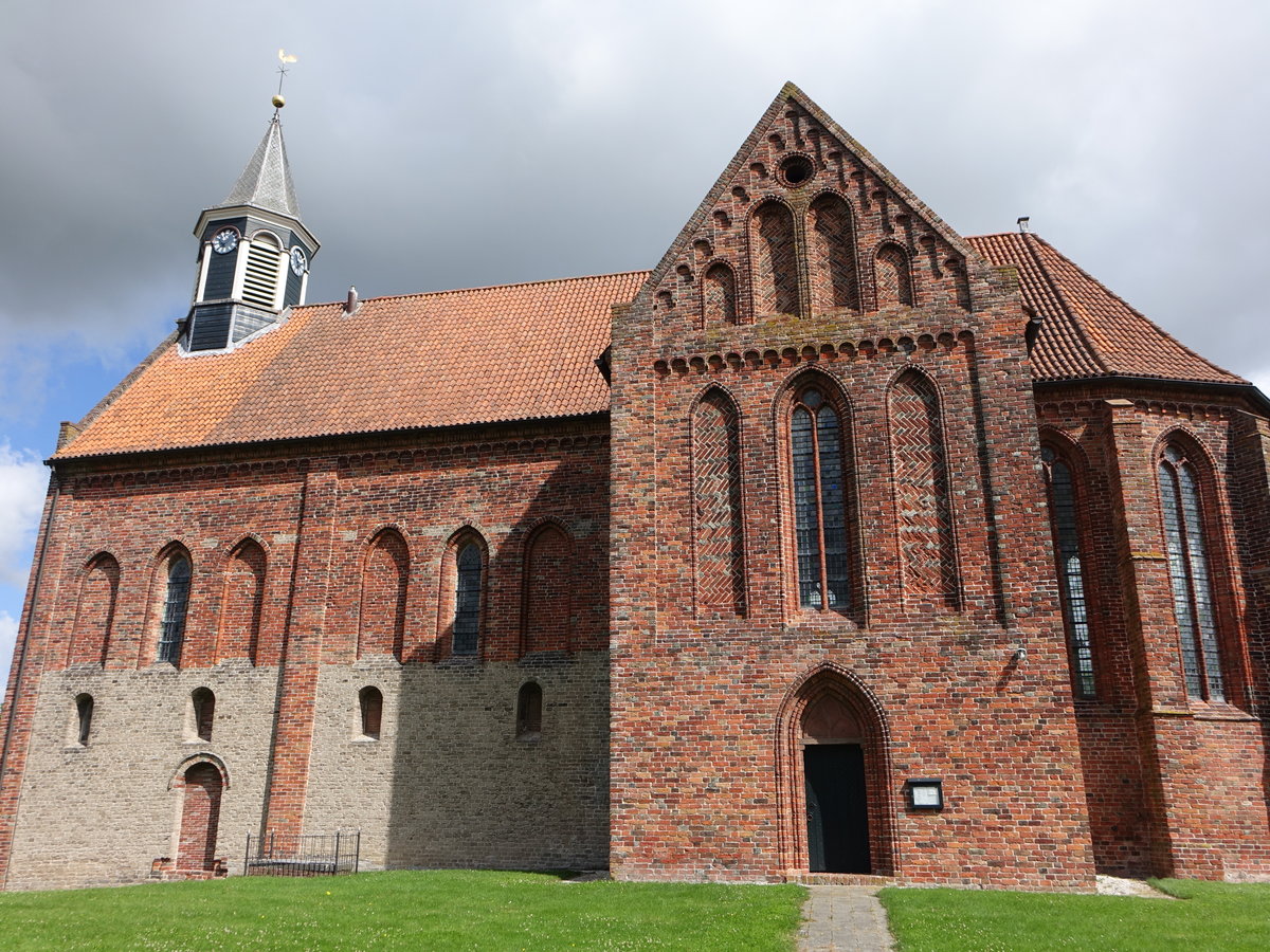 Holwierde, niederl. Ref. Kirche, Tuffsteinkirche erbaut im 11. Jahrhundert (28.07.2017)