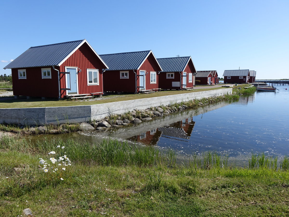 Holzhuser am Hafen von Klla auf land (13.06.2016)