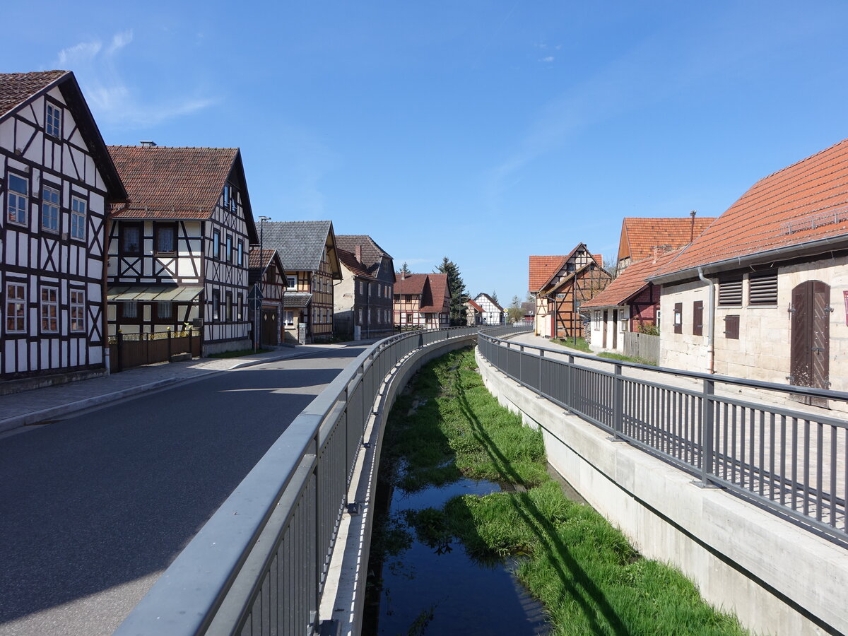 Holzhausen, Fachwerkhuser in der Rodacher Strae (09.05.2021)