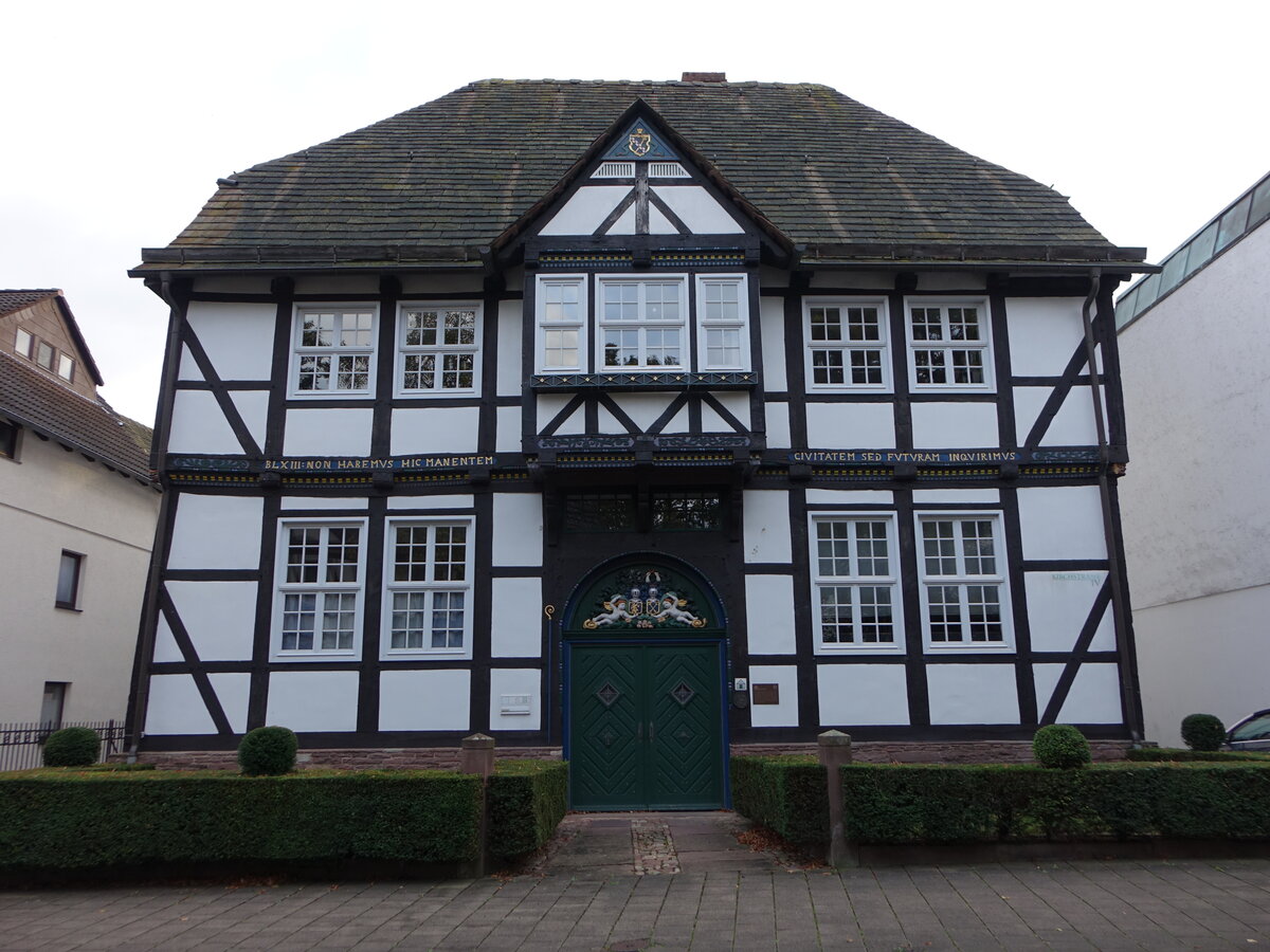 Holzminden, altes Abthaus, erbaut 1663 fr Hermannus Toppius (06.10.2021)